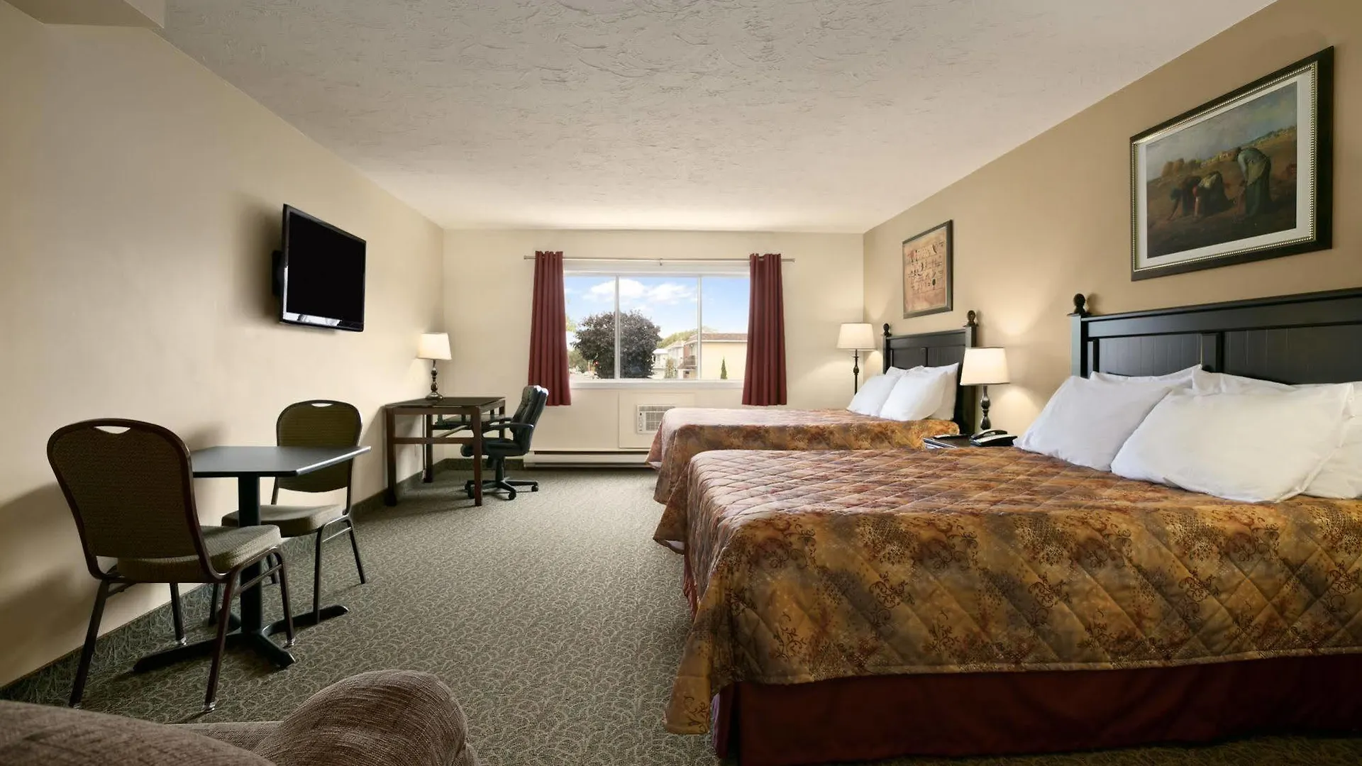 Days Inn By Wyndham Montreal East